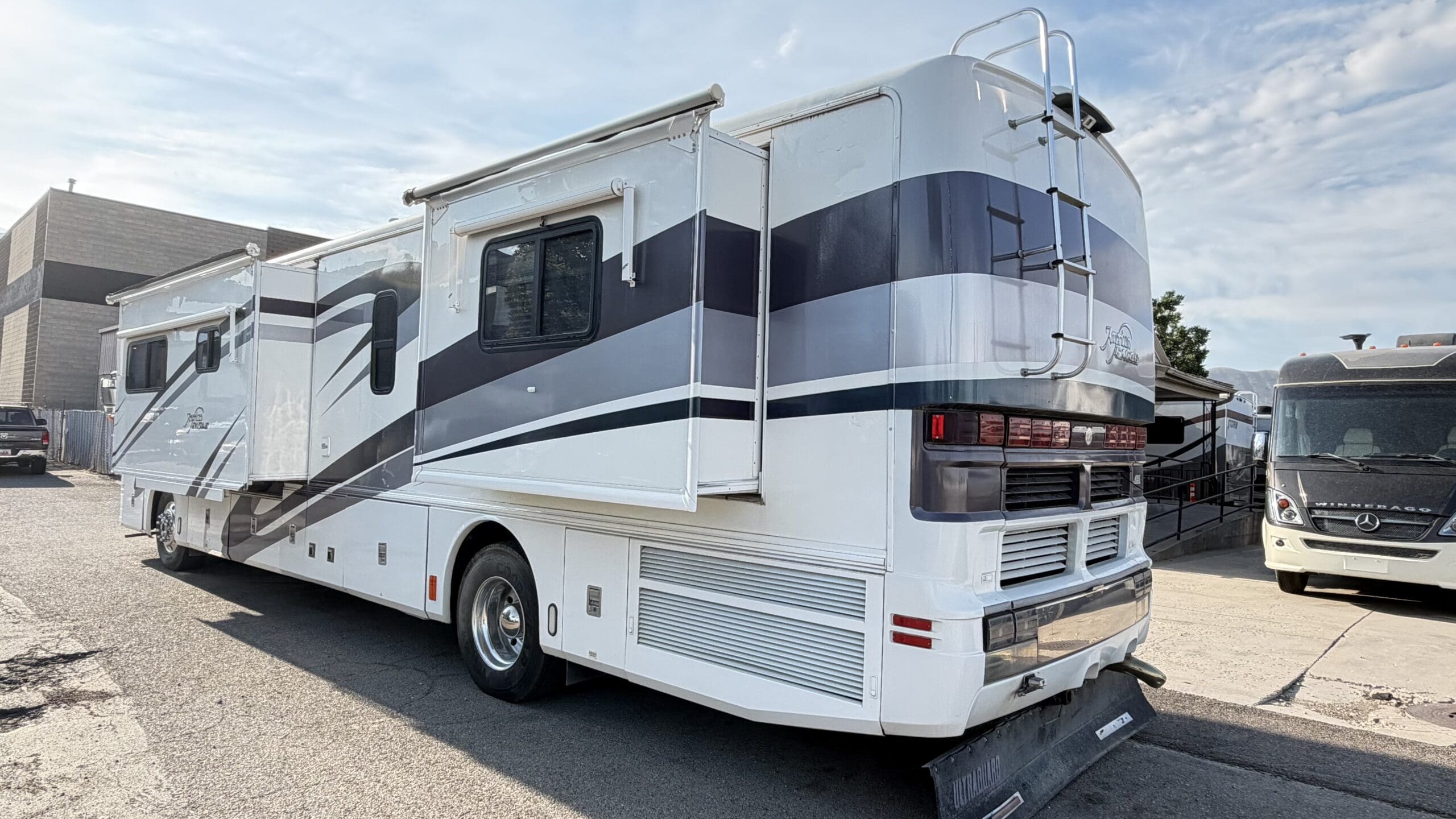 2001 Fleetwood American Eagle 40EUS photo 5