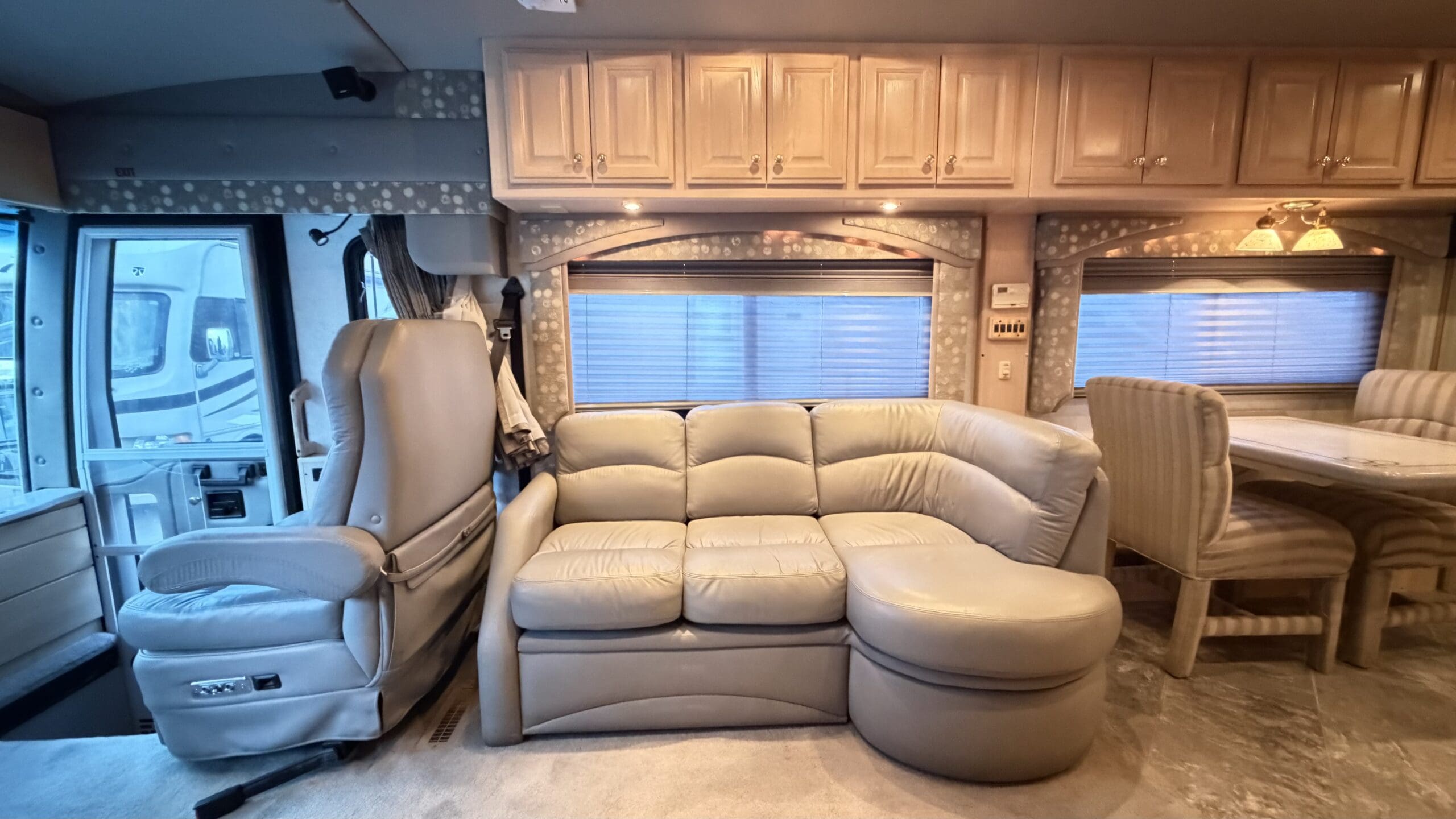 2001 Fleetwood American Eagle 40EUS photo 18