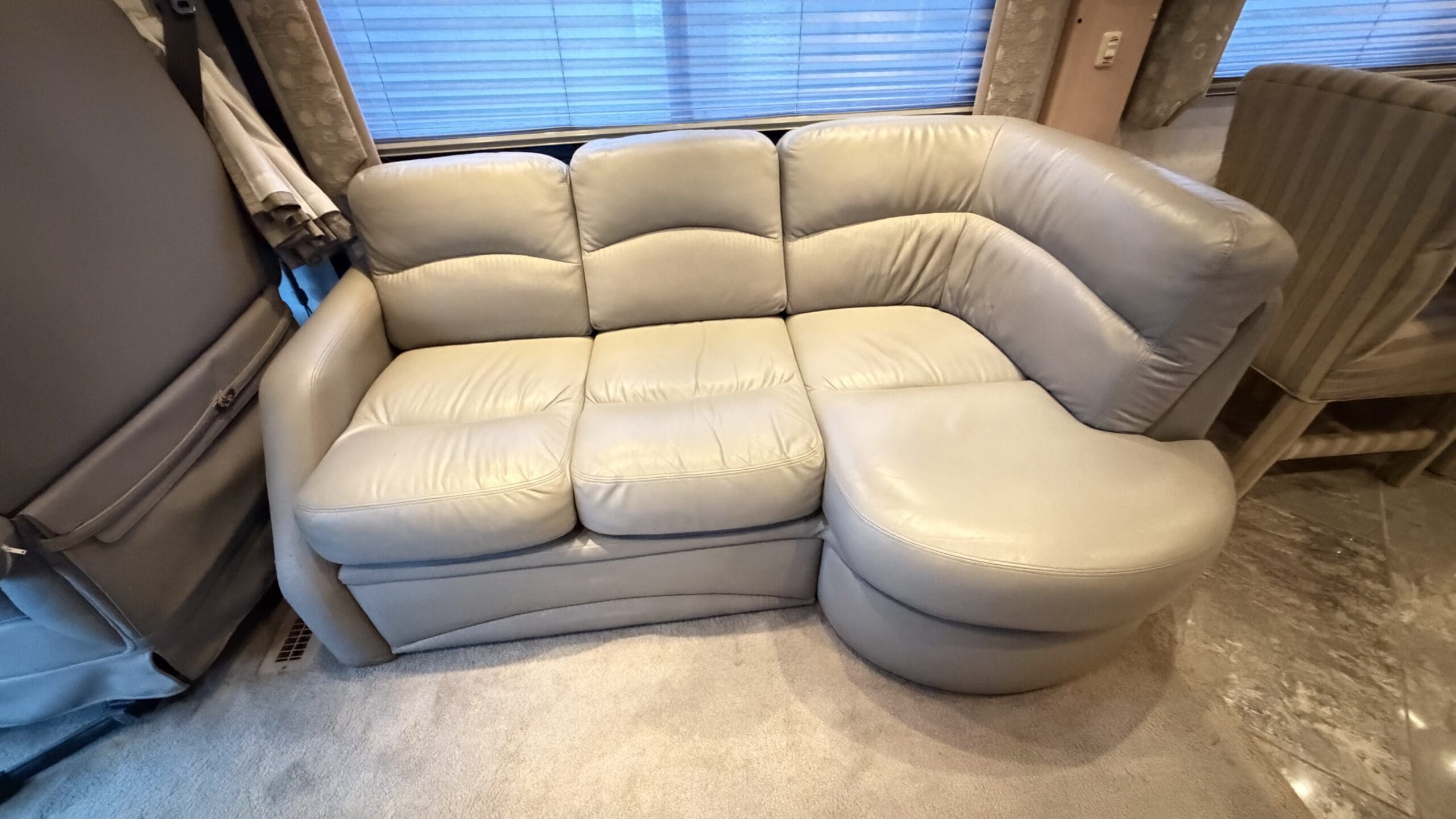 2001 Fleetwood American Eagle 40EUS photo 19