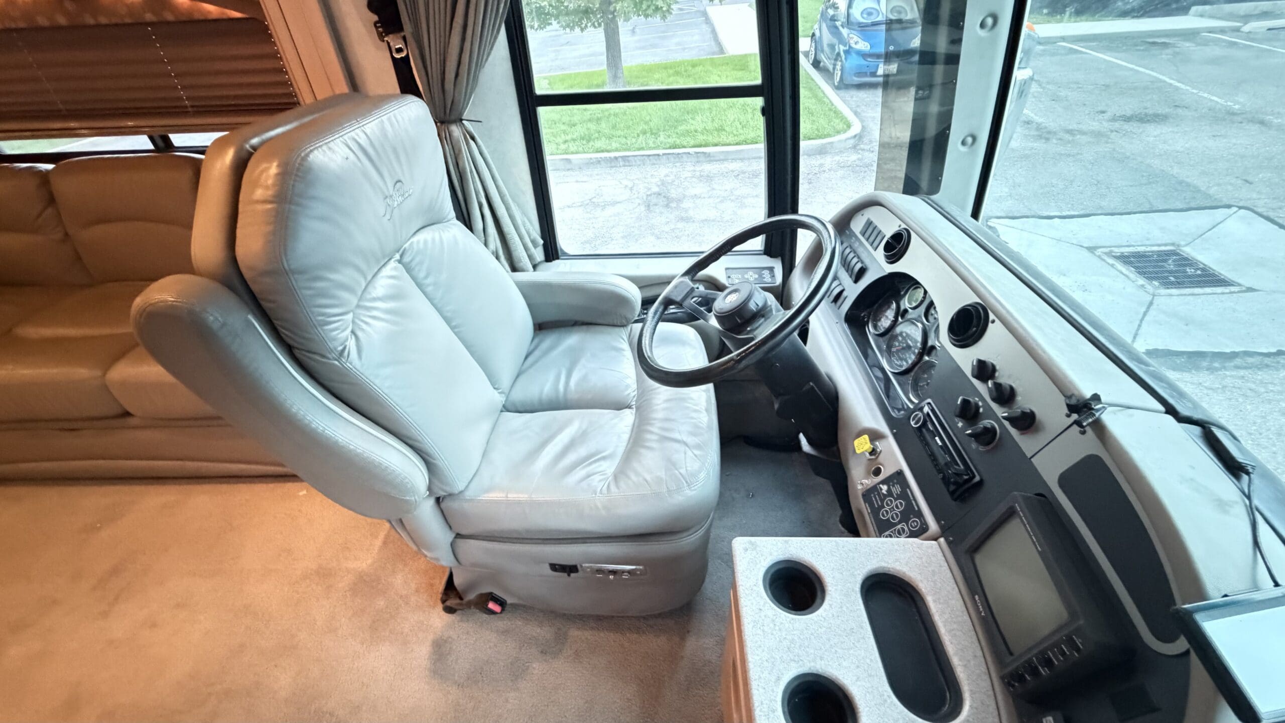 2001 Fleetwood American Eagle 40EUS photo 25