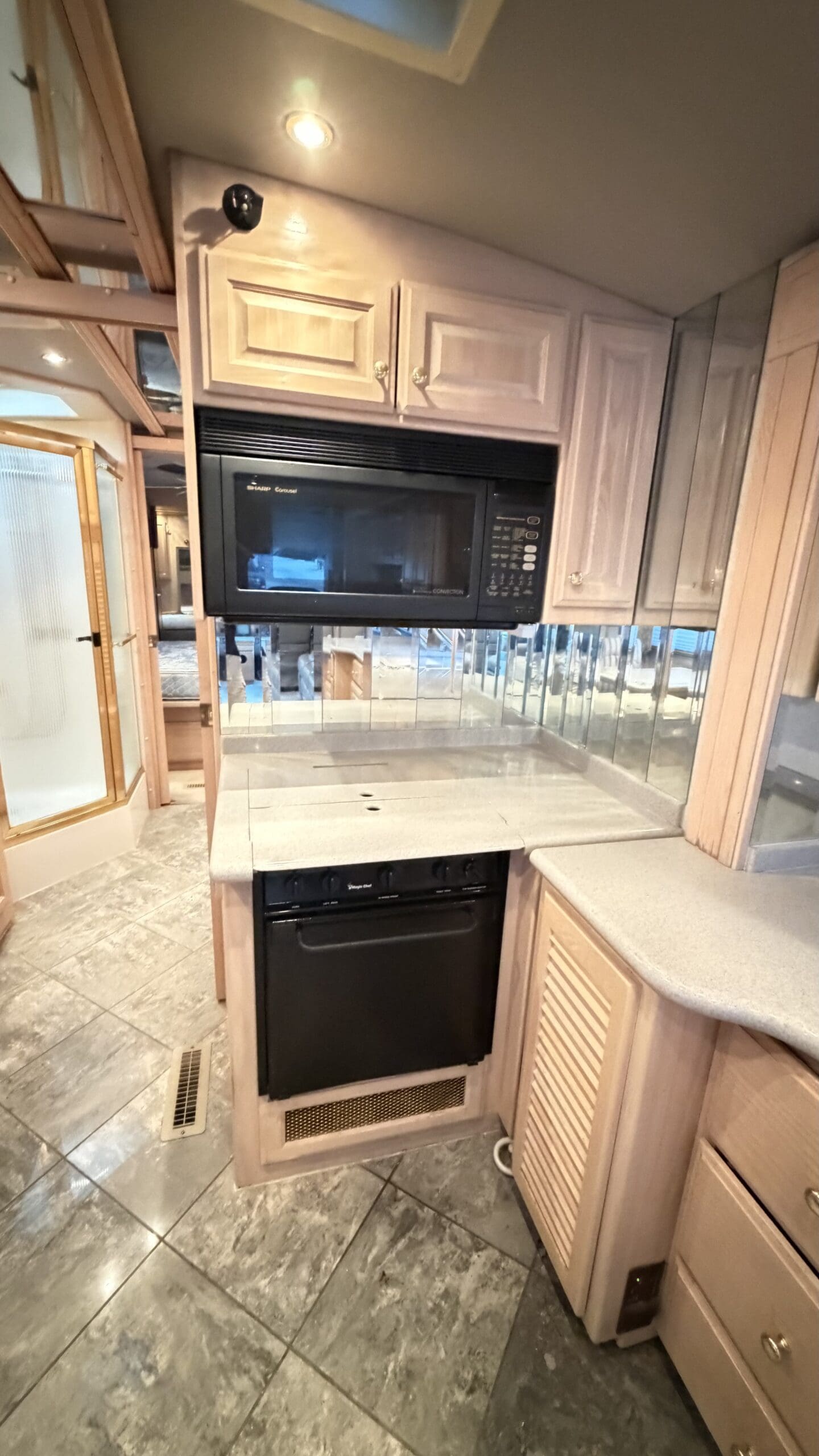 2001 Fleetwood American Eagle 40EUS photo 31