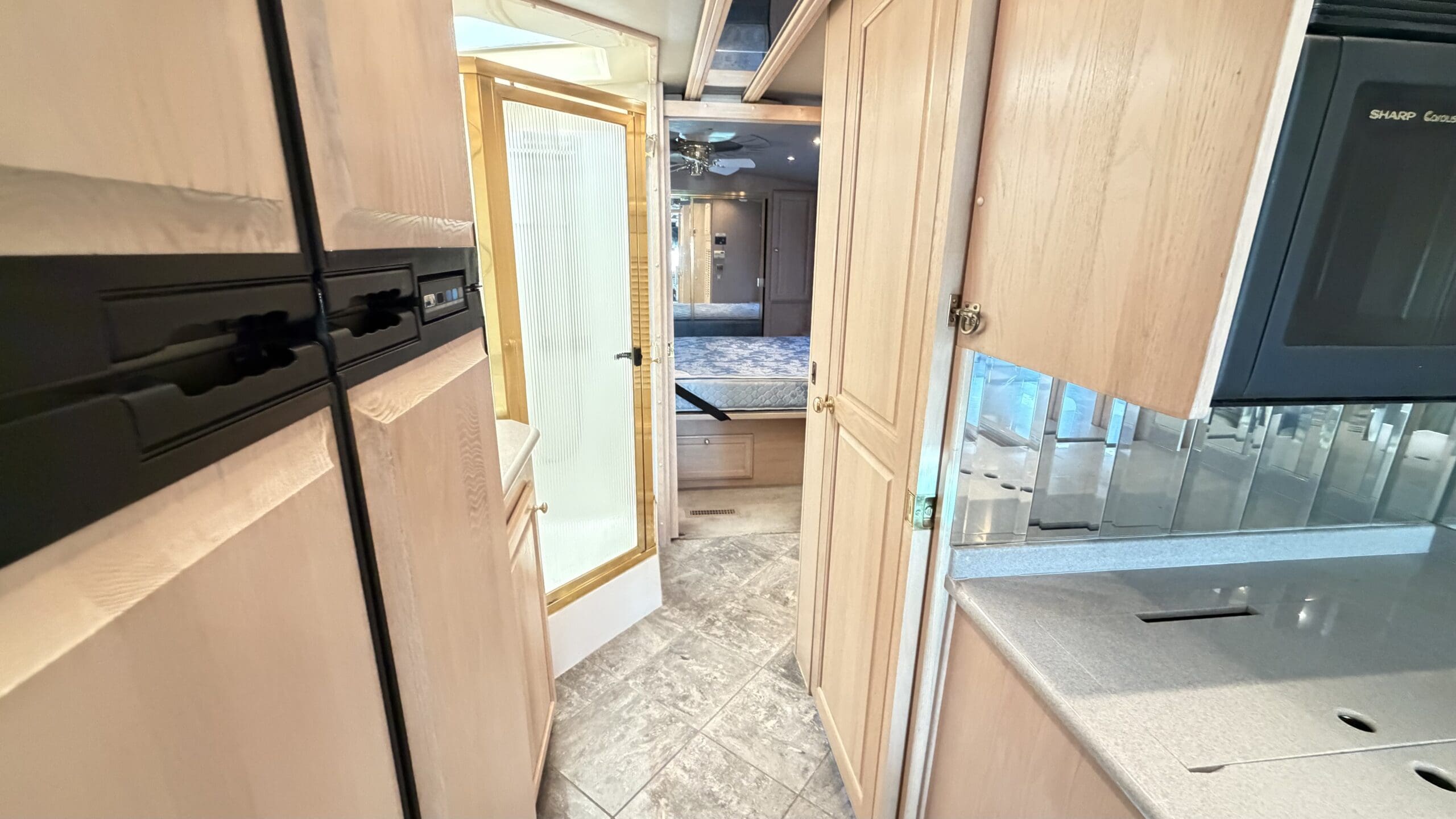 2001 Fleetwood American Eagle 40EUS photo 34