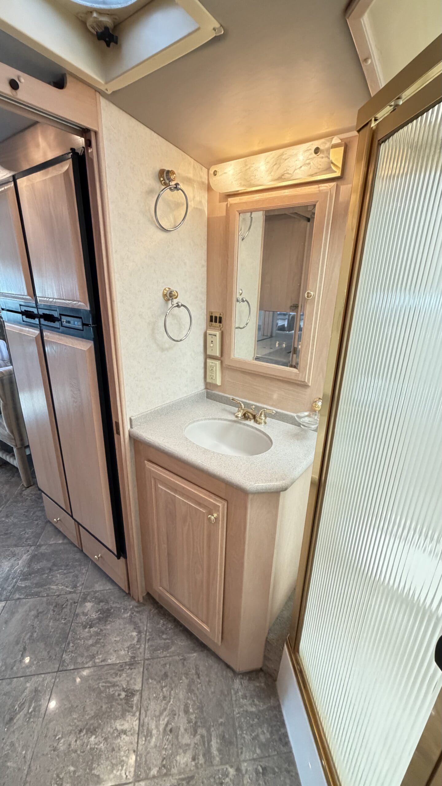 2001 Fleetwood American Eagle 40EUS photo 45